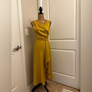 Just Taylor metallic yellow  satin cocktail dress